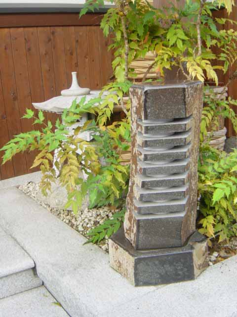 石材施工例 – 石灯籠